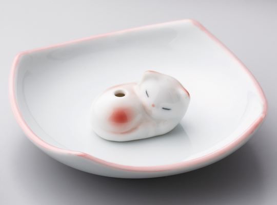 眠りねこ(赤) | 香老舗 薫玉堂オンラインストア